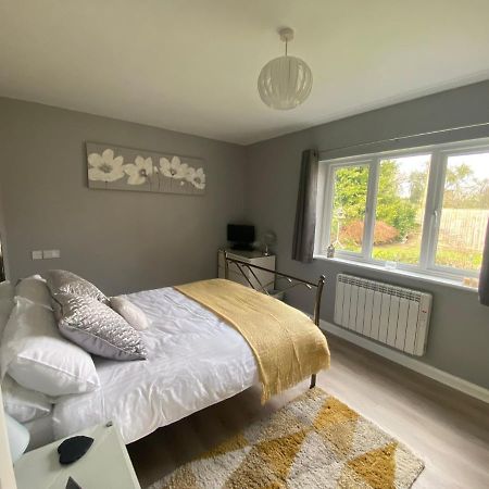 Entire Guest House, In Pewsey Vale, Wiltshire Manningford Abbots Bagian luar foto
