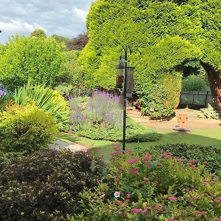 Entire Guest House, In Pewsey Vale, Wiltshire Manningford Abbots Bagian luar foto